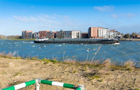 Uitgifte van nieuwe zelfbouwkavels met uitzicht op de Merwede