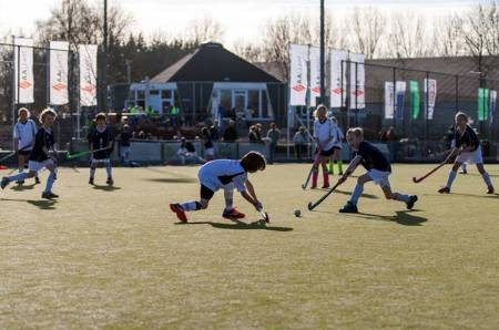 Schoolhockeytoernooi erg in trek bij basisscholen