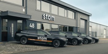 Taxi Stam verduurzaamt met inzet vier waterstof-elektrische auto's