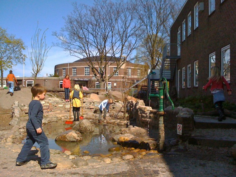 Doneeractie groenblauw schoolplein Dordtse Vrije School