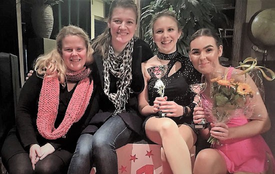 Kunstrijdster Rosalie van Wageningen pakt het goud op Stars on Ice Cup in Zoetermeer