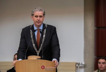 Album afbeelding 3: Burgemeester Wouter Kolff benadrukt belangen van herdenken en niet verzwijgen